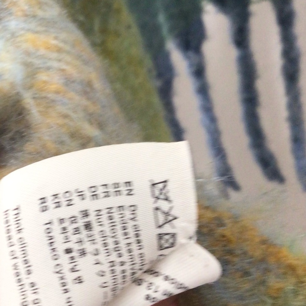 Acne studios scarf blanket women multicolor fringe
Striped Wool Scarf in Earth - Picture 4 of 8